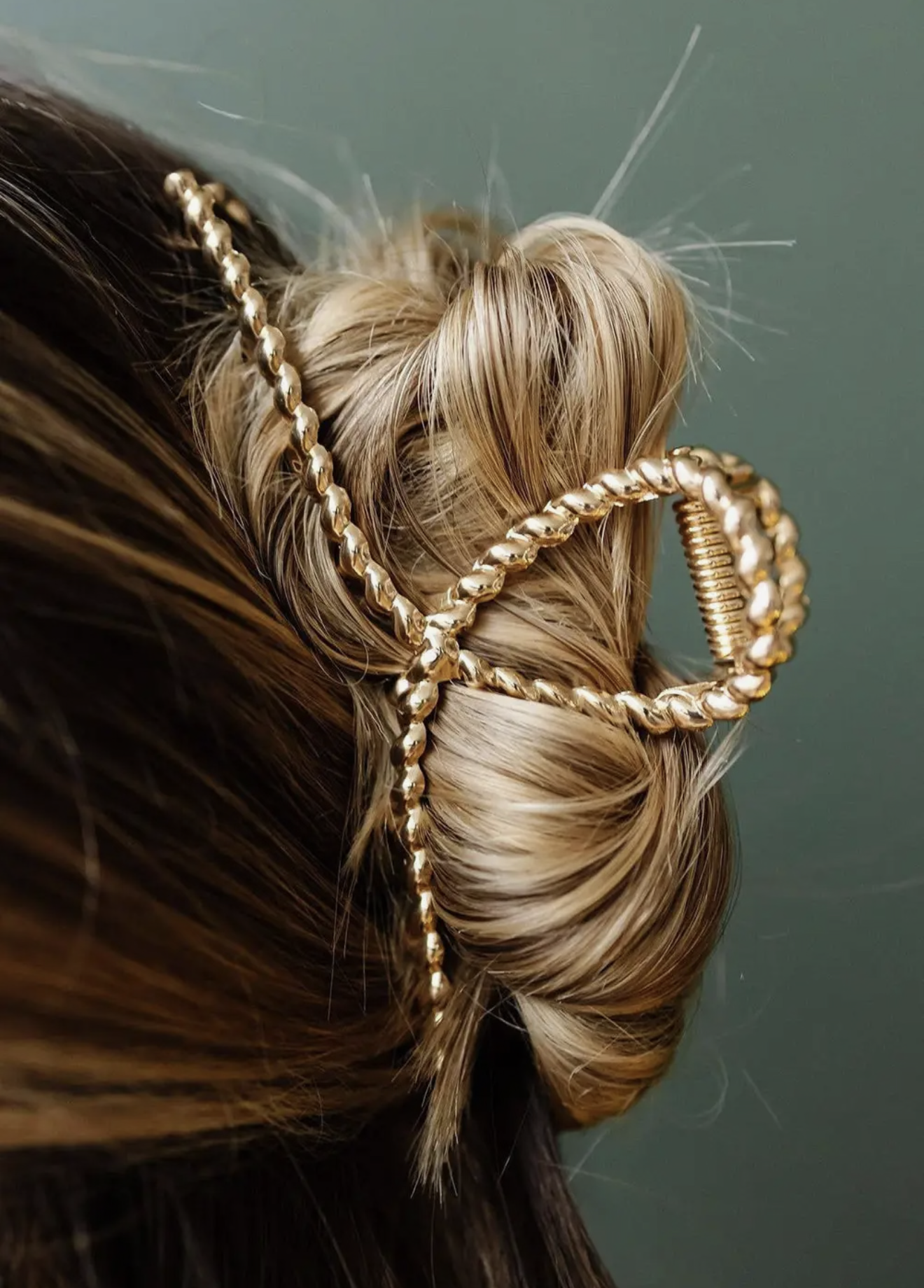 Gold twist hairclip