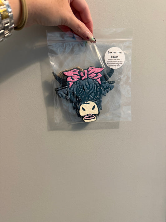 Highland cow (pink)