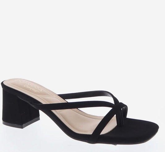 The essential black heel