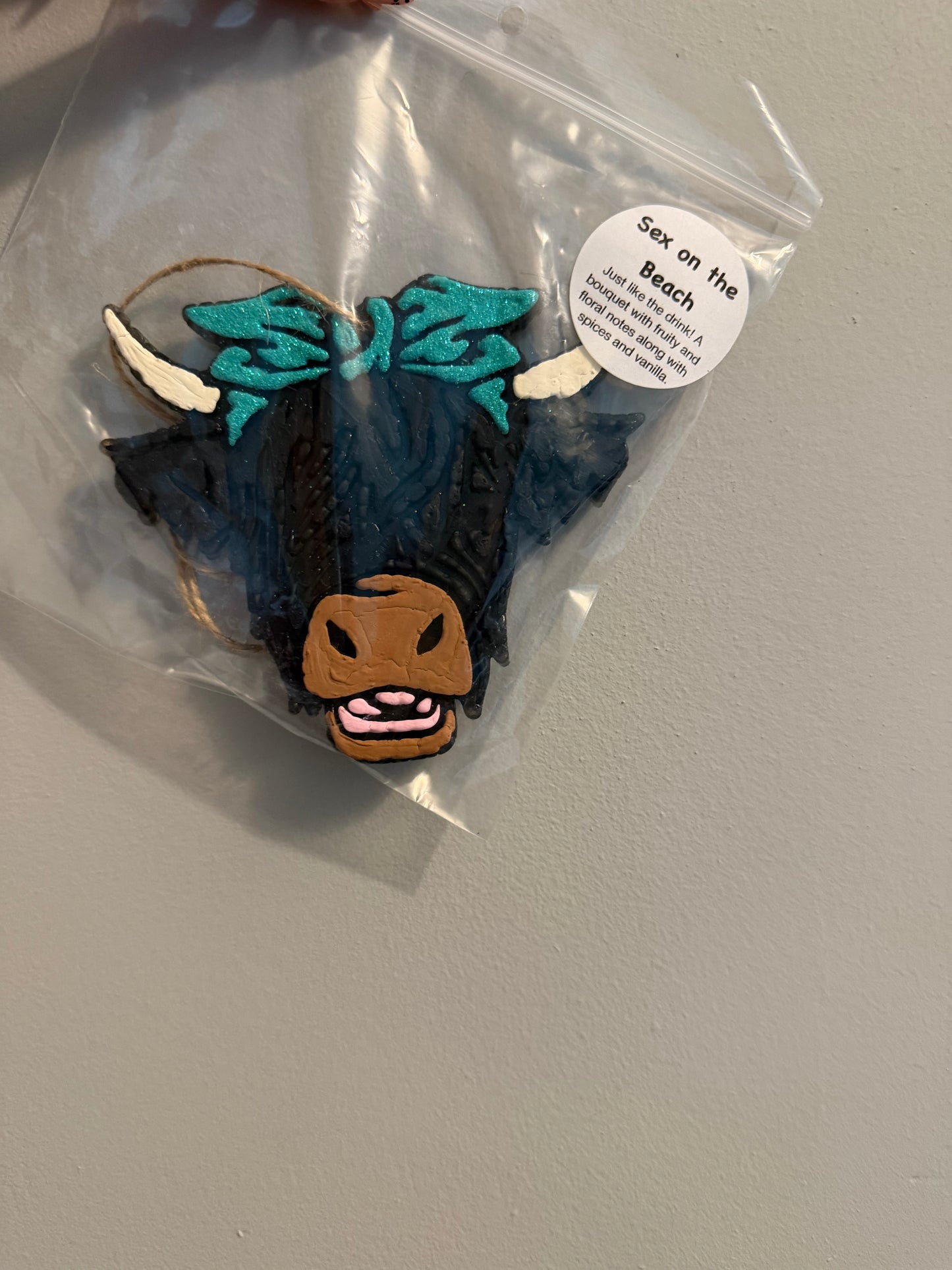 Highland cow (turquoise)