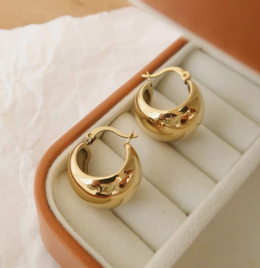 18k non tarnish gold round huggie earrings