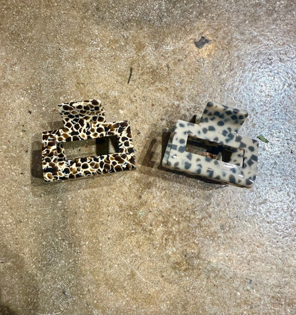 Cheetah claw clip